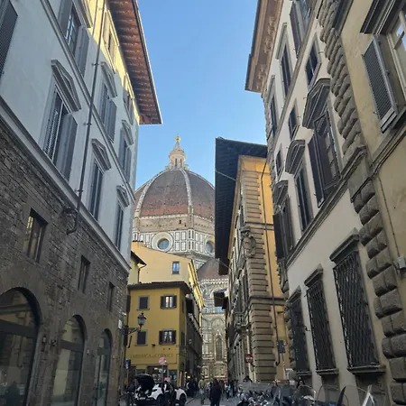 Brunelleschi - 14th Century Just 120 Steps From Cathedral - Intero Firenze
